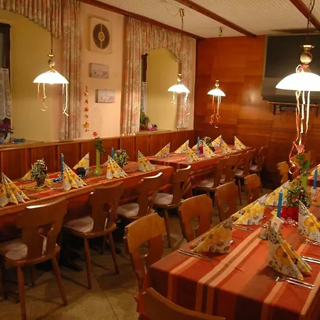 Weisses Kreuz Hotel *