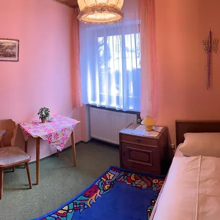 Weisses Kreuz Hotel *